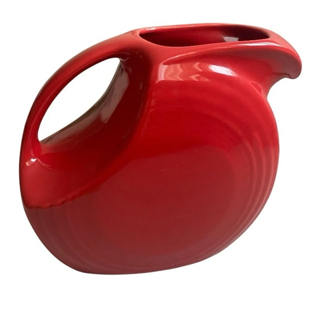 Fiesta Large Disk Pitcher, 67 oz Fiesta Scarlet Red pristine condition
